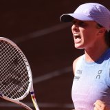 Iga Swiatek est en forme sur sa terre battue fétiche. KEYSTONE/EPA/TERESA SUAREZ